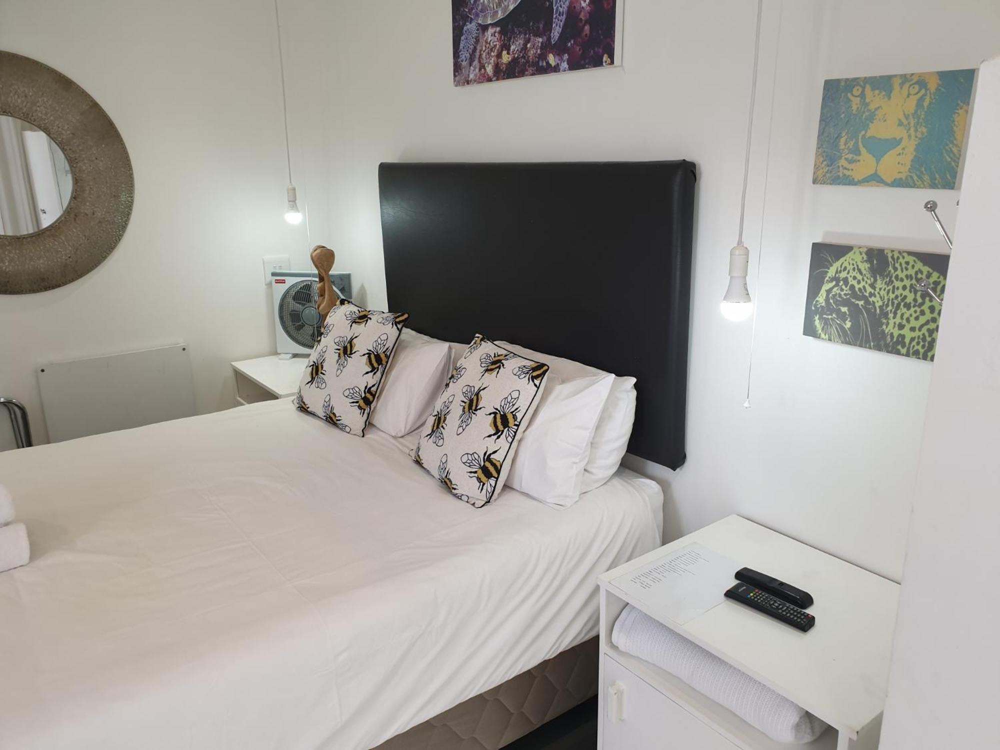 Apartment 4 On Highworth And Cape Town